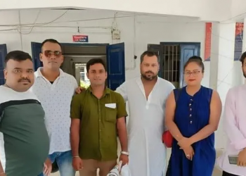 Protest against price hike dressed as Shiva
