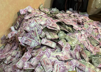 Rs 20 crore found at Trinamool minister's aide home