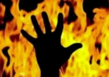 Man accused of murder burnt alive: গাৰ নোম শিয়ৰি উঠা ঘটনা! নগাঁৱত হত্যাৰ অভিযুক্ত ব্যক্তিক জীৱন্তে  জ্বলাই দিলে ৰাইজে