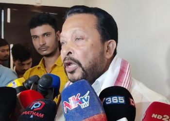 Cross votingক্ৰছ ভোটিং কৰা কংগ্ৰেছী বিধায়কক কাৰ সৈতে ৰিজালে ৰাণা গোস্বামীয়ে?