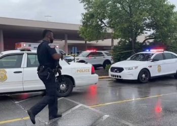 Gunman killed 3 in US Mall: আমেৰিকা যুক্তৰাষ্ট্ৰৰ শ্বপিং মলত বন্দুকধাৰীৰ আক্ৰমণত নিহত ৩ জন