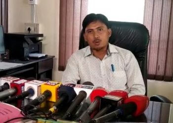 Cyber crime এইবাৰ চাইবাৰ অপৰাধীৰ টাৰ্গেট জিলা উপায়ুক্ত,ভুৱা ম’বাইল নম্বৰত উপায়ুক্তৰ ফটো ব্যৱহাৰ কৰি প্ৰৱঞ্চকৰ জাল