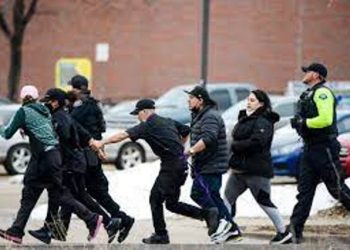 Chicago attack দুৰ্বৃত্তৰ গুলীচালনাত কঁপি উঠিল চিকাগো:৬ জন নিহত, ৩৬ জন আহত