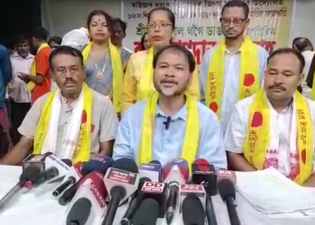 বিজেপিৰ পষেকজোৰা ত্ৰিৰংগা পতাকা উত্তোলনৰ বিৰোধিতা অখিল গগৈৰ; পুনৰ কা-আন্দোলনৰ বাবে সাজু ৰাইজৰ দল