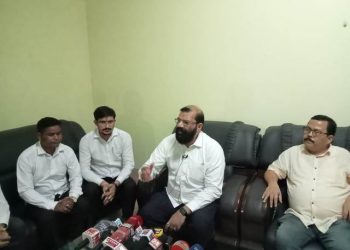 ”আইৰ মুখৰ মাতষাৰৰ ওপৰত চৰকাৰৰ তিনিতৰপীয়া আক্ৰমণ মানি লোৱা নহব” : ডঃ সমুজ্জ্বল ভট্টাচাৰ্য