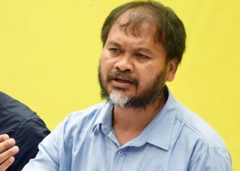 ধৰ্মীয় ৰাষ্ট্ৰীয়তাবাদক প্রতিষ্ঠা কৰাৰ উদ্দেশ্যেই চৰকাৰী বিদ্যালয়ৰ পৰা মাতৃভাষাৰ মাধ্যম উঠাই দিয়া হৈছেঃ অখিল গগৈ