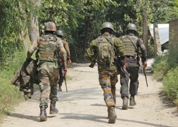 Encounter Breaks Out in J&K: পুনৰ উপত্যকাত উত্তেজনা; তুমুল সংঘৰ্ষত কঁপি উঠিল শ্বোপিয়ান