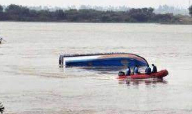 Boat capsizes in Odisha