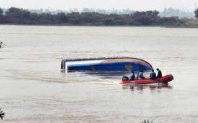 Boat capsizes in Odisha