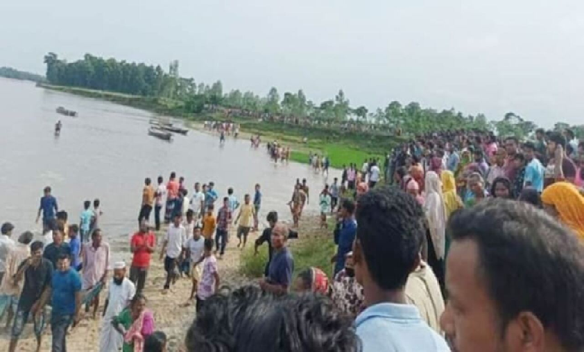 boat capsizes in Bangladesh