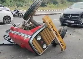 Tractor Mercedes accident