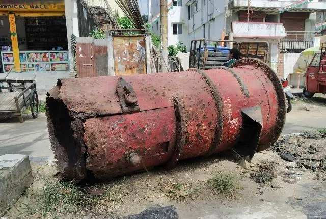 দুখন ছবি আৰু এটা গীতে কঢ়িয়াই অনা বিষাদ