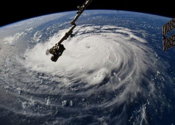 Super-Typhoon জাপানত শক্তিশালী টাইফুন নানমাডোলৰ আতংক ; হাজাৰ হাজাৰ লোকক সুৰক্ষিত স্থানলৈ স্থানান্তৰিত