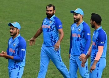 টী-২০ বিশ্বকাপৰ ৱাৰ্ম-আপ: একেৰাহে চাৰিটা বলত চাৰিটা উইকেট! ছামীৰ বিধ্বংসী বলিঙত ছাৰখাৰ অষ্ট্ৰেলিয়া