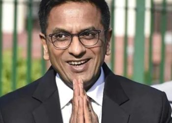 ন্যায়াধীশ চন্দ্ৰচূড় হ’ব দেশৰ পৰৱৰ্তী মুখ্য ন্যায়াধীশ; আজি মুখ্য ন্যায়াধীশ ইউ ইউ ললিতে দিলে পত্ৰ