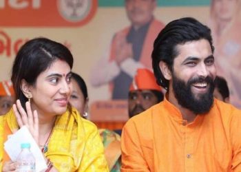 গুজৰাটত ৰাজনীতিৰ সৈতে ক্ৰিকেটক একাকাৰ কৰিছে বিজেপি প্ৰাৰ্থী ৰিভাবাই, তুমুল প্ৰতিক্ৰিয়া
