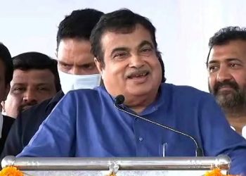 পথৰ আধাৰশিলা স্থাপন অনুষ্ঠানলৈ আহি মঞ্চতে অসুস্থ হৈ পৰিল কেন্দ্ৰীয় মন্ত্ৰী নীতিন গাডকাৰী