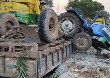 Tractor-lorry collision in Telangana