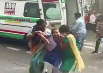 হায়দৰাবাদত ৰাসায়নিক গেছ লিকঃ অসুস্থ হৈ পৰিল কমেও ২৫ গৰাকী শিক্ষাৰ্থী
