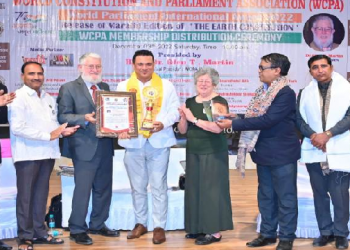 মানৱ অধিকাৰ কৰ্মী ডঃ দিব্যজ্যোতি শইকীয়াক আন্ত:ৰাষ্ট্ৰীয় বিশ্ব সংবিধান সাংসদ বঁটা