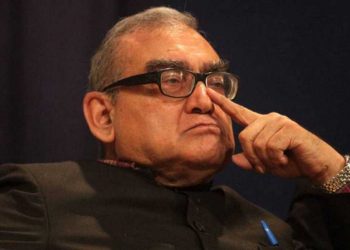 ‘পাগলখানা হ’ল এই দেশ!’, পাঠান চাবলৈ ছবিগৃহত ভিৰ দেখি প্ৰাক্তন ন্যায়াধীশৰ উদ্ভট মন্তব্য