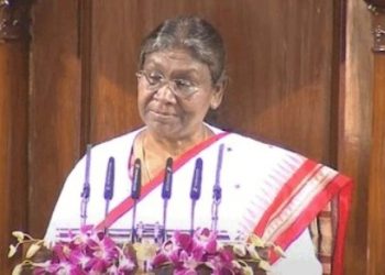 সংসদত আৰম্ভ বাজেট অধিৱেশন; মোডী চৰকাৰৰ প্ৰশংসা কৰি ভাষণত কি ক’লে ৰাষ্ট্ৰপতি দ্ৰৌপদী মুৰ্মুৱে?