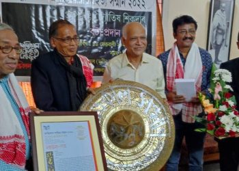 বিশিষ্ট গল্পকাৰ জ্যোতিষ শিকদাৰলৈ ২০২২ বৰ্ষৰ ক্ৰান্তিকাল বঁটা