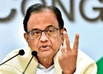 বাজেটত নিবনুৱা, দৰিদ্ৰতাৰ বিষয়ে দিয়া নাই গুৰুত্ব; নতুন কৰ ব্যৱস্থাৰ ওপৰতো প্ৰশ্ন তুলিলে পি চিদাম্বৰমে