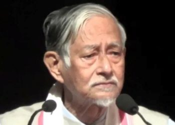 অসমবাসীক সতৰ্ক কৰি বিশিষ্ট বুদ্ধিজীৱী ডঃ হীৰেন গোহাঁইৰ আহ্বান-‘হুঁচিয়াৰ, অসমীয়া!’