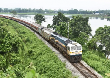 train between Tinsukia and Dhubri