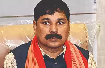 টকা খৰচ কৰি গাড়ী কিনিব পাৰে, টোল টেক্স দিওতেহে সমস্যা হয় : ভৱেশ কলিতাৰ বচন