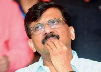 শিৱসেনা উদ্ধৱ শিবিৰৰ সাংসদ সঞ্জয় ৰাউতক AK-47-ৰে উৰুৱাই দিয়াৰ ভাবুকি