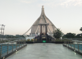 সুধাকন্ঠৰ সমাধিত অঘটন : বিদ্যুৎস্পষ্ট হৈ মৃত্যু দৰ্শনাৰ্থীৰ