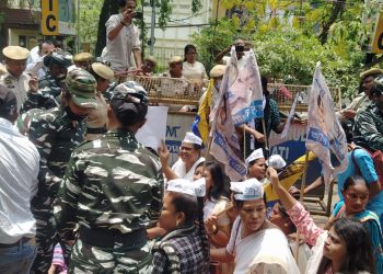কৰ্তব্যৰত সাংবাদিকক দুৰ্ব্যৱহাৰ: আৰক্ষীক ধিক্কাৰ আম আদমি পাৰ্টীৰ