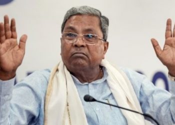 এতিয়াও নাই তেওঁৰ নিজৰ মোবাইল; জনতাই শক্তি কৰ্ণাটকৰ পৰৱৰ্তী মুখ্যমন্ত্ৰী সিদ্দাৰামাইয়াৰ