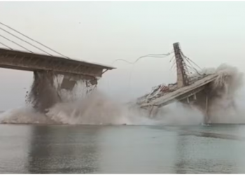 Under construction bridge collapse