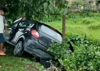 ডিগবৈত গছত খুন্দা মাৰি ভয়াবহ দুৰ্ঘটনাত পতিত গাড়ী; ৪ জন নিহত