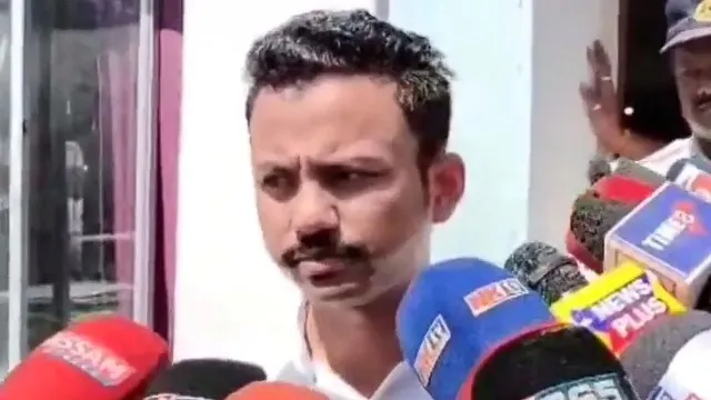 নকল উপায়ুক্ত! তেজপুৰত আটক হোৱা মহাপ্ৰৱঞ্চক অংকুৰ শইকীয়াই কি কৰিব বিচাৰিছিল?