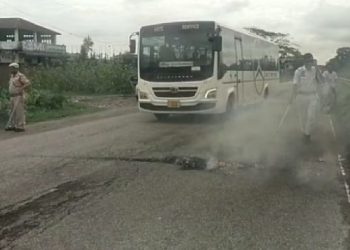 ১২ ঘণ্টীয়া লাহোৱাল বন্ধক সমৰ্থন স্থানীয় ৰাইজ আৰু দল সংগঠনৰ