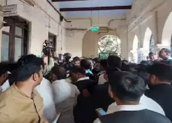 লক্ষ্ণৌৰ আদালতৰ ভিতৰতে গুলীয়াই হত্যা গেংষ্টাৰ সঞ্জীৱ জীভাক