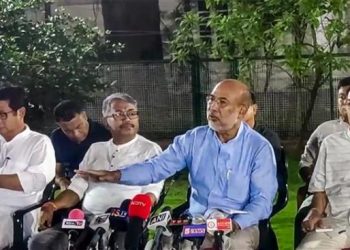 মুখ্যমন্ত্ৰীৰ অবৈধ বাংকাৰ ধ্বংস কৰাৰ পৰিকল্পনাৰ বিৰোধিতা মণিপুৰৰ জনজাতীয় মঞ্চৰ