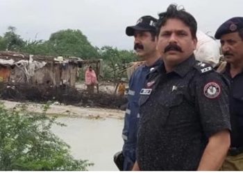 পলাই আহি ভাৰতীয় হিন্দু যুৱকেৰে বিবাহ পাকিস্তানী গৃহিণীৰ! মন্দিৰত ৰকেট লাঞ্চাৰেৰে আক্ৰমণ