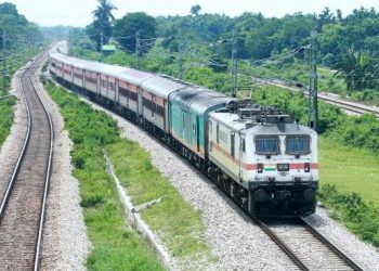 যাত্ৰীৰ অতিৰিক্ত ভিৰ নিয়ন্ত্ৰণৰ বাবে কেইখনমান বিশেষ ৰে’লসেৱাৰ সম্প্ৰসাৰণ উত্তৰ-পূব সীমান্ত ৰে’লৱেৰ