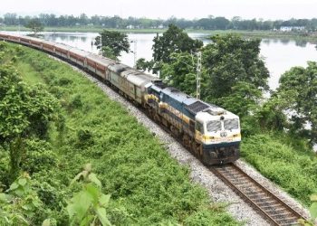 উত্তৰ ভাৰত অভিমূখী কেইখনমান ৰে’লৰ সেৱা বাতিল; কেইখনমানৰ অস্থায়ী ষ্টপেজত অনুমোদন