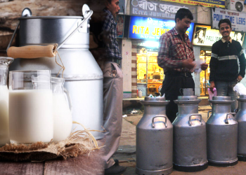 গুৱাহাটীত আকৌ বৃদ্ধি পালে গাখীৰৰ মূল্য। কিমান বৃদ্ধি পালে?