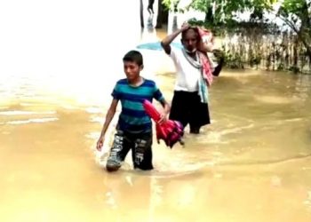 উফন্দি উঠিছে ব্ৰহ্মপুত্ৰকে ধৰি ইয়াৰ উপনৈসমূহ; ৰাজ্যত বানত এতিয়ালৈকে ১৫ জন লোকৰ মৃত্যু