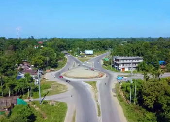 আকৌ চৰ্চাত ডিব্ৰুগড়ৰ বকুল বাইপাছ , চলন্ত গাড়ীৰ পৰা গতিয়াই পত্নীক হত্যাৰ চেষ্টা স্বামীৰ