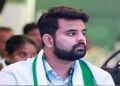 প্রাক্তন প্রধানমন্ত্রী দেৱগৌড়াৰ নাতিয়েক প্ৰজ্বল ৰেভান্নাৰ সাংসদ পদ নাকচ