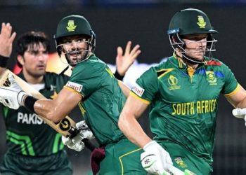 World Cup 2023: শ্বাসৰুদ্ধকৰ মেচত পাকিস্তানক হৰুৱাই শীৰ্ষত দক্ষিণ আফ্ৰিকা; কঠিন হৈ পৰিল বাবৰ বাহিনীৰ ছেমি ফাইনেলৰ পথ