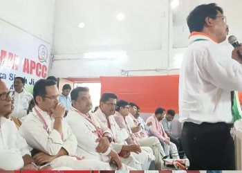 অগপ-বিপিএফত খহনীয়া, কংগ্ৰেছত যোগদান কেইবাজনো ৰাজনৈতিক নেতাৰ